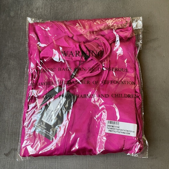 NWT | PRETTYLITTLETHING | Fuchsia Pink Satin Plunge Dress - Picture 5 of 6